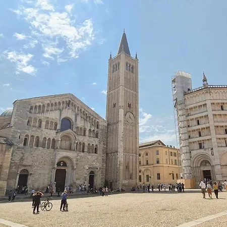 Luxury 1 Al Duomo Di * 帕爾馬